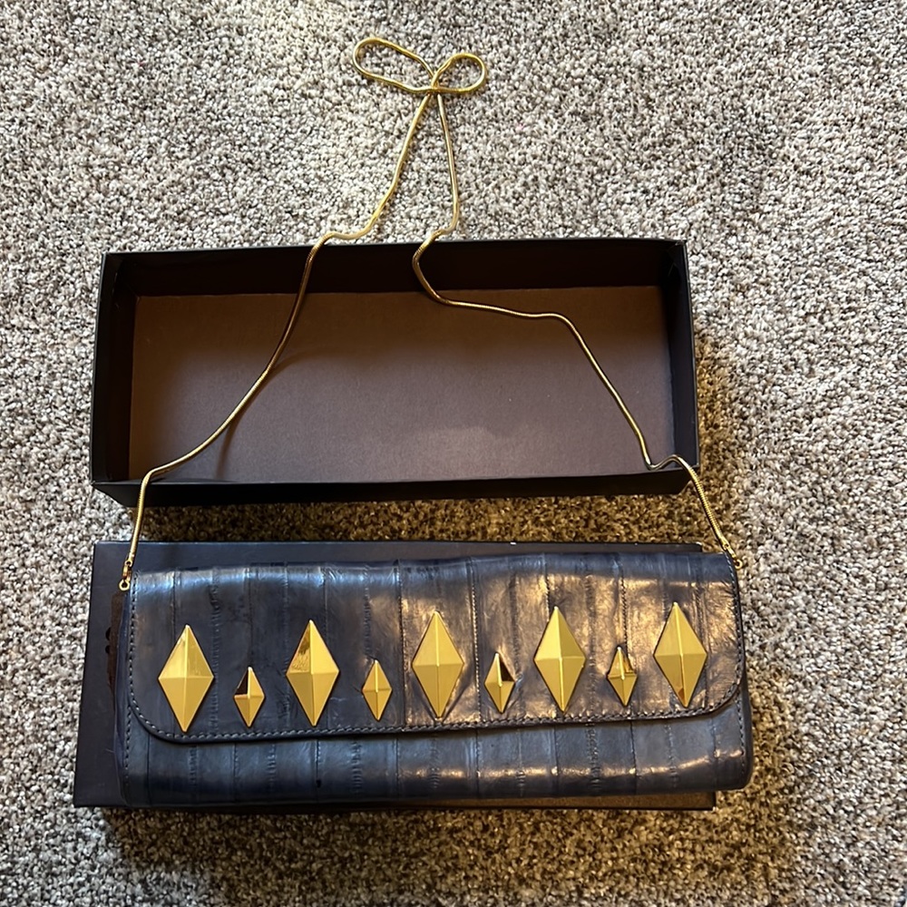Beautiful Badgley Mischka purse; can be used as clutch or over the shoulder. EUC - Picture 2 of 6